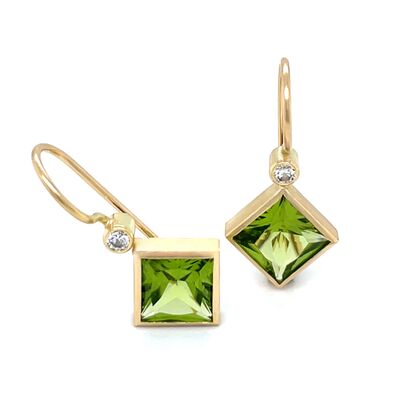 Gold 750/-, Peridots, Brillanten: 1990 Euro