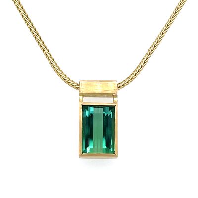 Kette mit Anhänger: Gold 750/-, Turmalin: 2300 Euro
