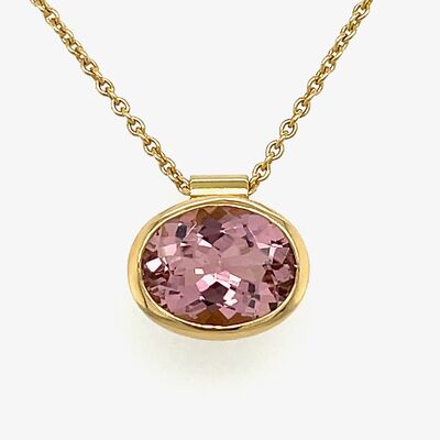 Kette mit Anhänger: Gold 750/-, Turmalin: 1290,- Euro