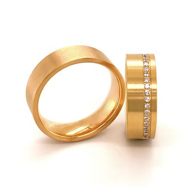 Trauringe aus 750/-Gelbgold, gerade Form, mit Brillanten, mattiert